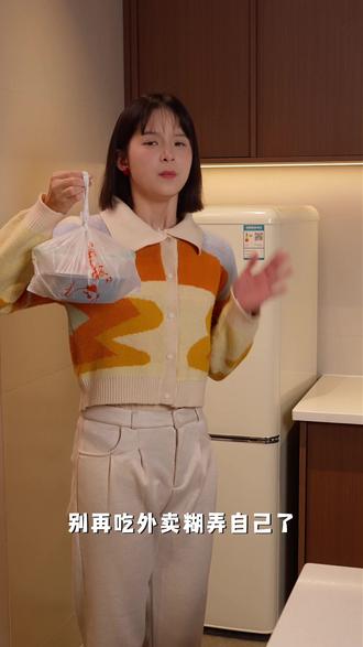 别再吃外面糊弄自己了!快试试这台美的白玉煲! #电饭煲美食 #煲仔饭做法 #电饭煲 #美的#锅巴饭