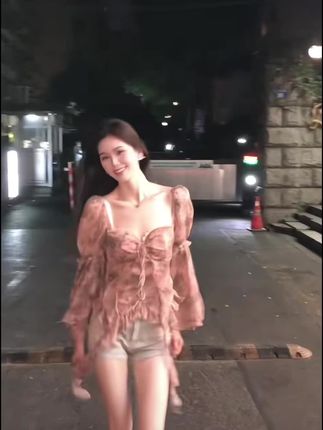 #拍照姿势 #今日穿搭 #我是gloria格子 #街头风穿搭 #休闲穿搭