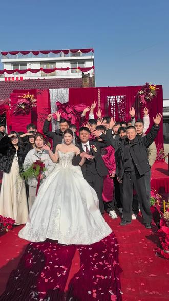 #婚礼跟拍 ,
祝福新郎🌺新娘新婚快乐🌺🌺