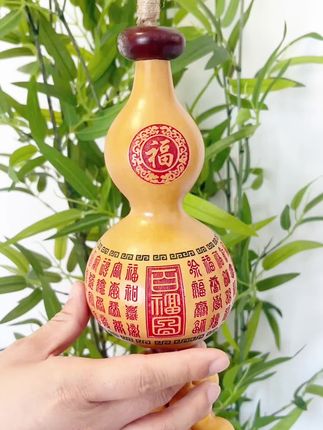 大家看这款天然葫芦串好大气啊,适合挂在客厅 入户 电视背景墙 玄关 走廊等,也可以在办公室 店里 茶室等悬挂#葫芦福禄 #葫芦串 #葫芦 #玄关 #玄关画