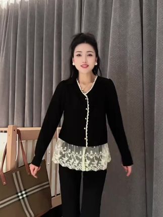 2025秋季新款大码轻奢高级感蕾丝拼接V领衬衫胖mm遮肚上衣女80200#衬衫 #蕾丝衬衫 #百搭衬衫 #显瘦衬衫 #休闲衬衫