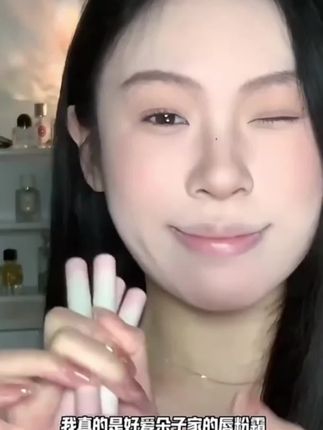 自带刷头,每个颜色都长在我的审美上,关键还便宜,姐妹们还不赶紧冲~#口红试色 #不沾杯不掉色 #唇粉霜 #橘朵 #唇泥