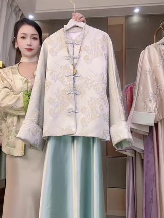 #新中式外套#秋款新品 #重工刺绣 #外套穿搭