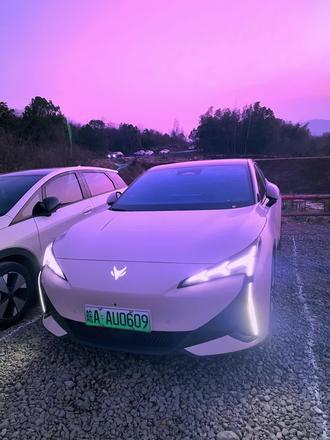 升级系统把转向影像给关了,神奇的极狐的车机工程师是不是关系户啊,搞的什么玩意?#极狐汽车