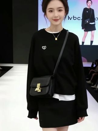 假两件圆领套头短款卫衣女加绒加厚秋冬上衣宽松小个子春秋薄款#女秋冬宽松上衣#时尚穿搭#穿衣搭配 #时装搭配 #出街穿搭