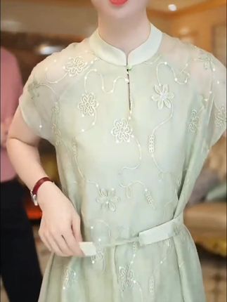 【诗千逸定制-夏荷】气质时尚百搭收腰显瘦女士连衣裙A1560#爆款热卖中 #气质时尚百搭收腰显瘦女士连衣裙 #百搭连衣裙面料舒适 #显瘦连衣裙气质穿搭 #秀出好身材