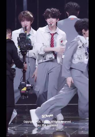 戚百铲,是现在!!!(cr:sutopia)#TF家族荣耀之战 #戚百草就是现在 #苏新皓