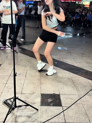 #多才多艺 #好身材好气质 #我要上热门 #我又心动了 #街拍