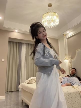 #显瘦长裙 #长裙穿搭 #穿搭 #白色连衣裙 #长款连衣裙