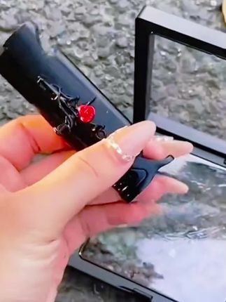 轻奢高颜值打火机小众设计#防风打火机 #视频同款在橱窗 #好物分享 #顺不走的打火机 #携带方便
