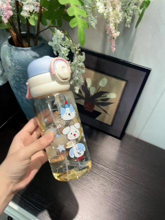 小茶日记新品,可以喷雾的吸管杯也太适配夏天了吧!喷雾均匀细腻容量也大!关键颜值还特别高!#吸管杯 #杯子控 #小茶日记 #喷雾水杯 #水杯
