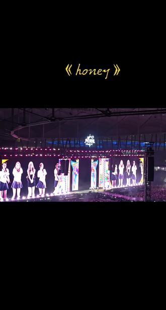 #声幻奇境深圳站#甜心教主王心凌 开场曲《Honey》又唱又跳,是把谁填到了?#现场的霸总们#🐹