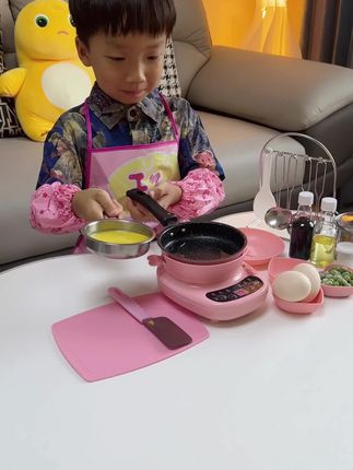 自从买了这个#迷你厨房 不仅可以锻炼孩子的动手能力#让孩子远离手机 每天还多吃了好多饭#宝宝做饭 #专注力培养