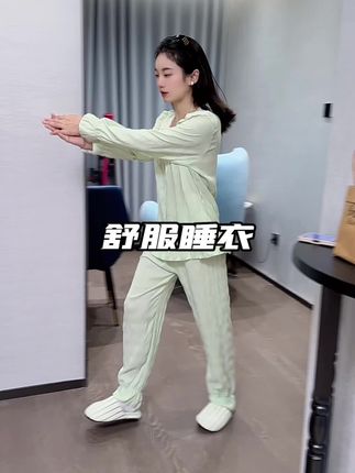 姐妹们,我很喜欢我刚买的这个睡衣呀,蕾丝搭配蝴蝶结,哪个女孩子不喜欢呀!#家居服#温柔家居服#长袖家居服#气质家居服#长袖睡衣