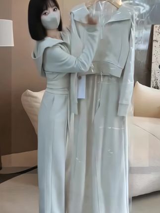 #入秋高级感穿搭攻略 #日常休闲穿搭 #早秋不费力显贵穿搭 #时尚穿搭秀 #两件套