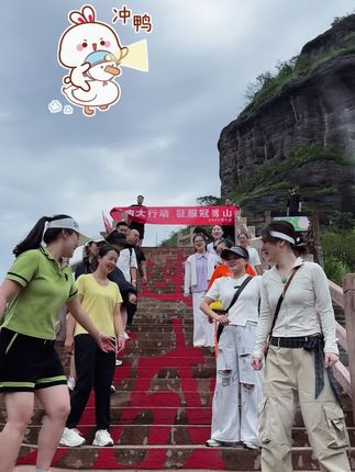 夏天的太阳可不会手下留情 不做好防晒,皮肤就像在“受刑”!想要安心享受夏日时光,美肤宝防晒喷雾必须安排上。小巧便携,随走随喷,及时补涂,让你在炎炎夏日也能自信满满,无惧阳光!#防晒 #防晒喷雾 #好物推荐 #好用不贵经济实惠 #伍紫芳