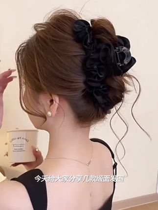 高级感褶皱缎面抓夹大号女2025新款云朵发夹后脑勺鲨鱼夹头饰夹子