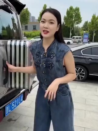 这款鞋子真的太好穿了!而且是包邮发货的哦~还有运费险呢!喜欢的朋友快冲吧!!#早秋冷冽又随性的气质穿搭#琥珀系拉抽屉变装#谁能拒绝舒华cleanfit风#全抖音都在仿热巴琥珀系造型#早秋显身材平价上衣合集