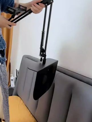 解放双手的快乐谁懂!这个懒人手机支架也太懂我了吧~ 追剧、刷课、视频通话随便放,角度怎么舒服怎么调,躺着看也稳得一批,懒人必备神器没跑了! #懒人必备神器 #手机支架推荐 #解放双手自由 #宅家追剧好物 #提升幸福感小物