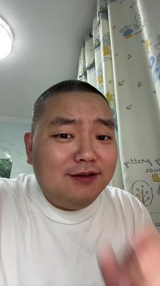 长鑫存储既不是纯私企,也不属于传统国企👉
其实它是国资控股、市场化运作的新型混合所有制企业~
#合肥 #长鑫存储 #中科大 #综合性国家科学中心 #城市逆袭