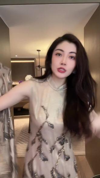 【金榜题名】水墨花刺绣氛围感拉满,上身温婉又大气既视感! #温婉书卷气旗袍有多绝 #旗袍秀一秀女子好温柔 #秀出新国风 #旗袍美人 #改良旗袍