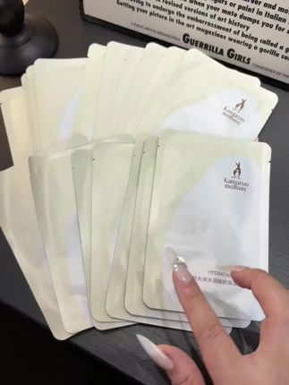 孕期哺乳期敏皮姐妹看过来,怀孕后不知道怎么选什么面膜的,一定 孕期哺乳期敏皮姐妹看过来,怀孕后不知道怎么选什么面膜的,一定要来试试袋鼠妈妈这款大米补水面膜