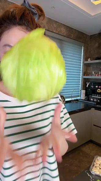 爽口包菜+脆皮豆腐,低油低脂~包菜脆爽入味,豆腐金黄酥脆,加上酱料的调味超美味~#包菜脆皮豆腐 #夜市美食 #脆皮豆腐 #包酱豆腐 #美食分享