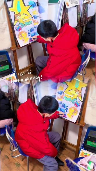 画植物大战僵尸的小男孩#最美画室