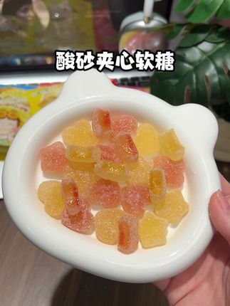 谁能拒绝不二家的酸砂夹心软糖啊,吃到根本停不下来#酸砂软糖 #糖果 #零食推荐 #零食分享 #追剧小零食
