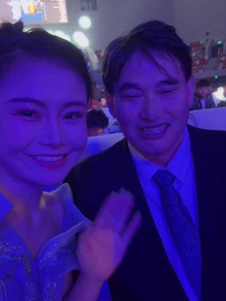 有幸和大衣哥朱老师同框✌️非常荣幸