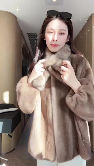 漂亮又气质的帕斯条浅咖 #御寒神器 #貂皮大衣 #皮草穿搭 #穿搭展示