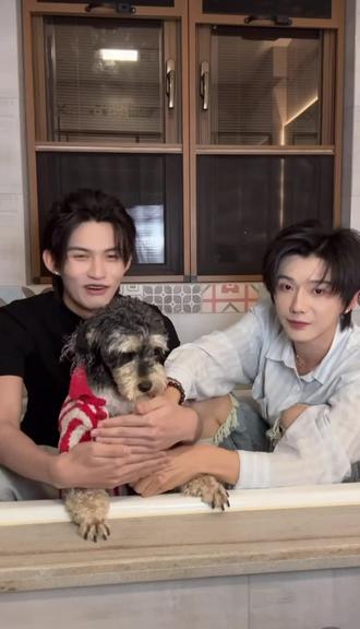 松弛感拉满的一场直播 解锁浴缸🛁直播唯二人哈哈哈哈哈#云旗 #郝熠然 #云熠