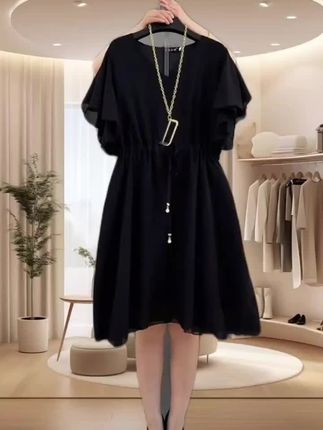 飞飞袖纯色收腰抽绳不规则裙摆大摆连衣裙#谁穿谁好看 #显瘦穿搭 #穿出自信穿出美丽 #时尚气质穿搭 #显瘦连衣裙 @DOU+上热门