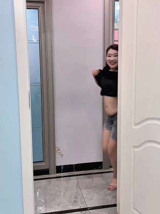 出门肯定要好好打扮一下自己啊#这么穿显瘦20斤 #大码女装 #胖瘦都能穿 #面料柔软舒适 #谁穿谁好看