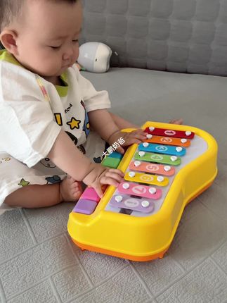 从小学弹琴,锻炼手指精细动作#宝宝玩具 #锻炼宝宝手指精细化玩具 #一本正经乱弹琴#自己玩的不亦乐乎 #早教益智玩具