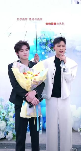 昊文星城,每天下午3点直播,恭喜昊文终于正式加入星城,这一路真的不容易,经历了太多太多,不过结果是开心的,美好的,希望你一路长虹