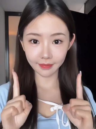 💥还在羡慕精灵耳的上镜感?这款蝴蝶型精灵耳贴来救场! 隐形贴合,轻轻一贴就能让耳朵自然立挺,秒变精致小V脸既视感~不管是日常出街还是上镜拍照,氛围感直接拉满! ✅ 隐形材质,贴合不闷痘 ✅ 蝴蝶造型,多点支撑更自然 ✅ 轻松打造精灵耳,颜值UP UP 想要拥有同款上镜神耳,赶紧点击小黄车入手! #精灵耳贴 #变美小技巧 #上镜神器 #蝴蝶耳贴 #颜值提升