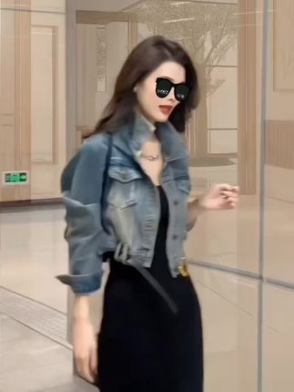 港风复古做旧水洗牛仔外套女秋季时尚个性别致短款百搭夹克上衣潮