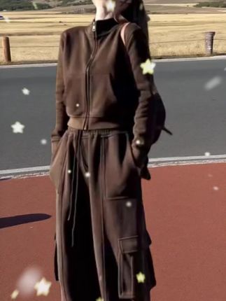 #品味穿搭 ##休闲套装 #复古风穿搭 #高端大气 #休闲百搭