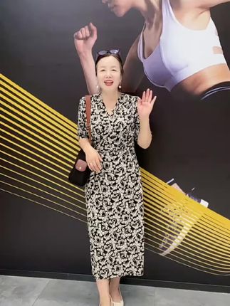 高端定制时尚优雅气质蝴蝶花连衣裙修身显瘦女装中长裙#时尚长裙#洋气长裙#气质连衣裙#显瘦连衣裙#百搭长裙