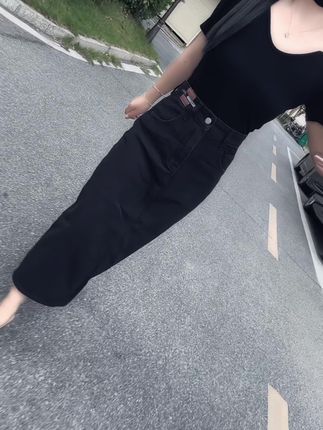 爱是需要见面的,见面真的很重要,隔着屏幕说•再多的我想你,我爱你,说再多的甜言蜜语都只不过是冷冰冰的文字啊,没有温度,见了面才能看到对方笑容,才能感受温柔,如果见一面都难,那怎么谈以后?所以等有空了我们一定见一面好吗#穿搭