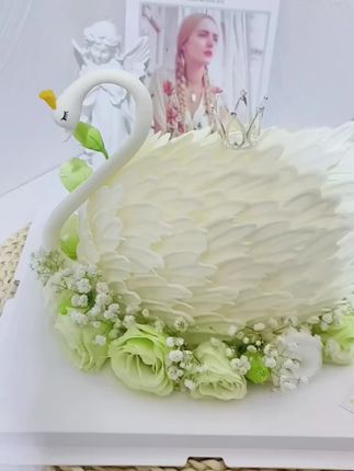 天鹅寓意一生一个伴侣,至死不渝的爱情#网红蛋糕 #仪式感不能少 #最好吃的动物奶油蛋糕 #创意蛋糕 #女神蛋糕