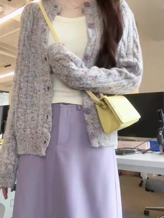 「一切·順利」𝐘𝐞𝐞𝐞𝐞 ✌︎ ʺ̤ 生活需有两朵fa,有钱fa和随便fa🌷#韩系穿搭 #小香风针织衫