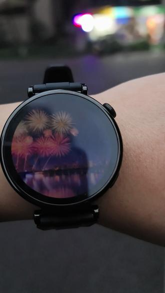 #华为手表烟花 来自华为GT4的专属浪漫~新年烟花🎆彩蛋。