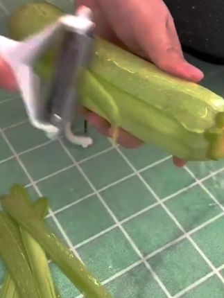 金厨味削皮器多功能削丝器厨房家用锋利刨水果土豆刨剥橙器剥皮刀#削皮器 #金厨味削皮器 #削皮器用法 #削皮器神器 #削皮器测评