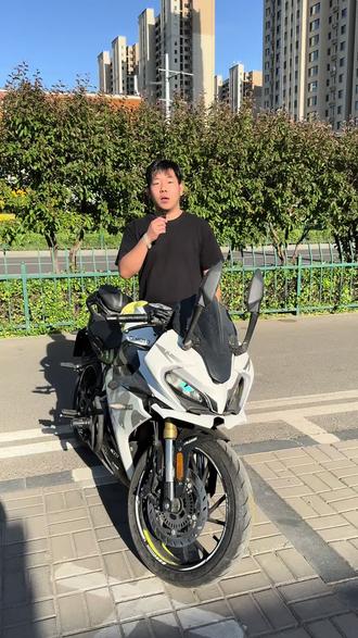 春风my22高配版本
单摇臂的配置,骑帅不骑快,太原摩托车,太原二手摩托车#太原二手摩托车#太原南郊机车汇