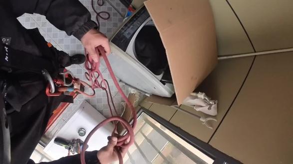 今日话题之,空调外机异#美的家用空调服务 #极速售后 #无忧服务 #今日话题热门推荐 #小邱修空调