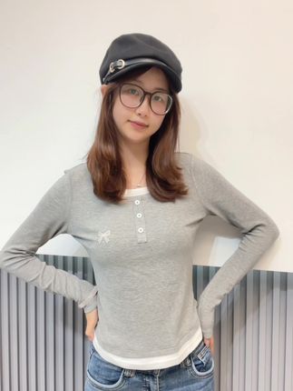 穿上这件灰色t恤,轻松变身韩系潮girl,包邮退货无忧 姐妹们!这个季节一定要入一件灰色T恤!!真的太好穿了~秋冬必备款!还有运费险!#秋季穿搭 #面料柔软舒适 #高级感穿搭 #长袖t恤 #早秋穿搭三分钟出门不是梦