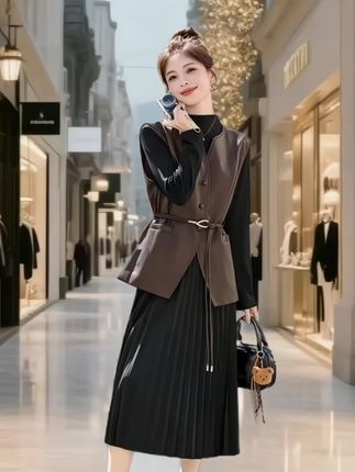 #咖色系穿搭 #百褶裙穿搭 #时尚气质穿搭 #优雅气质 #女人味穿搭