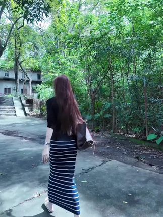 #一键解锁夏日本命穿搭 #超清爽的夏天OOTD #摆脱路人感的小个子女生穿搭 #轻松get夏日淡人穿搭 #小个子显高显瘦穿搭